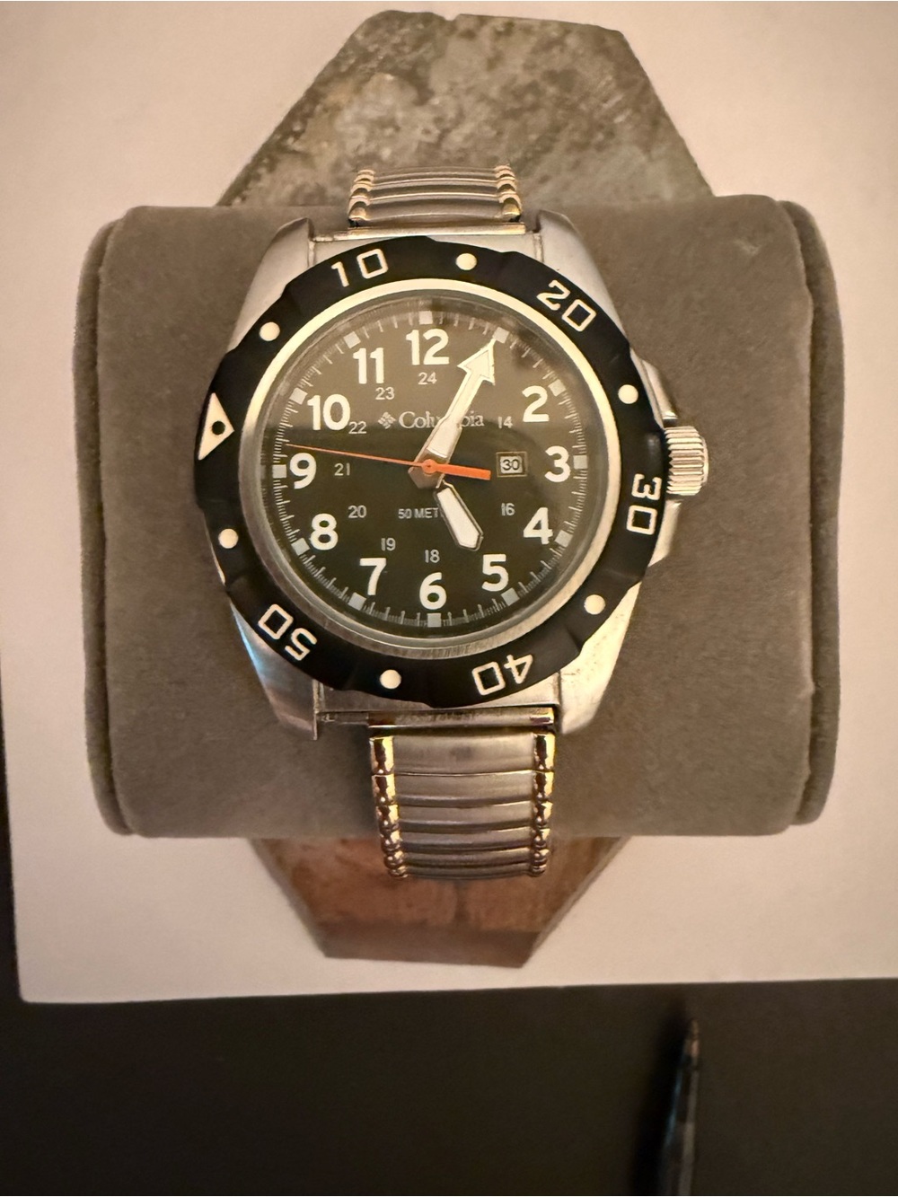 Mens The Columbia CL-1267  Watch
new battery